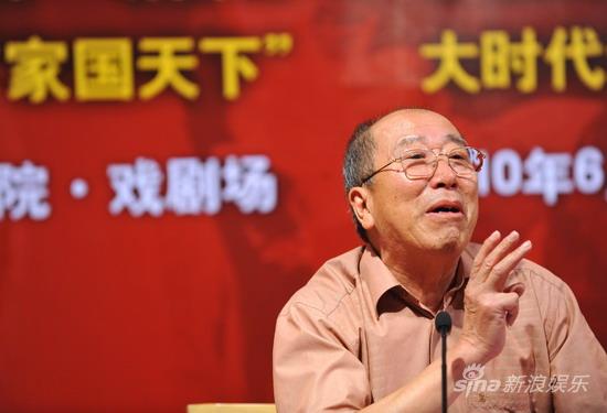 雷恪生的烟台话戏里戏外都出彩