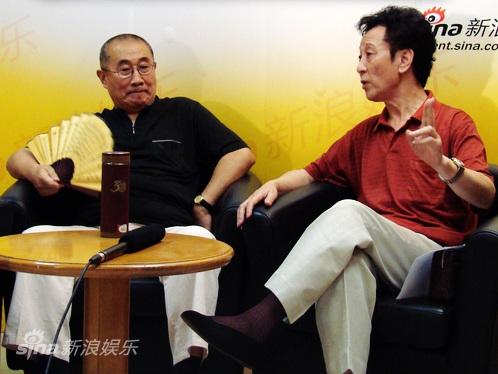 京剧艺术家李长春(左)和荀皓导演