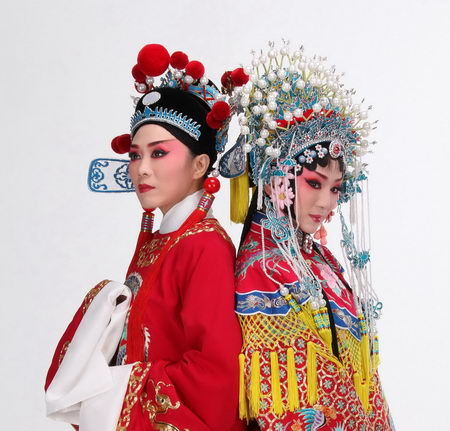 吴琼版《女驸马》写意黄梅呈现诗意舞台(图)