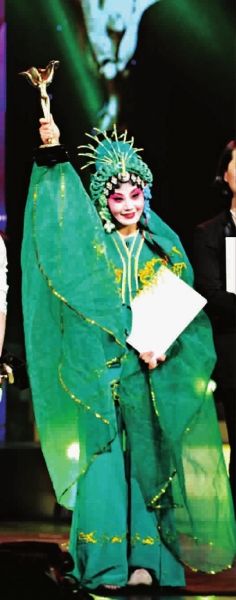 浙江29岁婺剧演员杨霞云夺得主角奖榜首