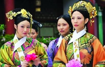 □越剧版中,华妃、皇后将合二为一变身“华贵妃”。