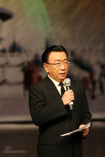 图文:纪念侯耀文专场演出举行-侯耀华