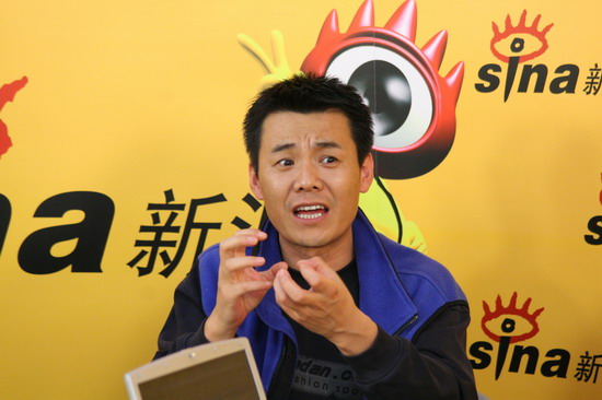 图文：李琦做客新浪聊话剧-演员刘跃军