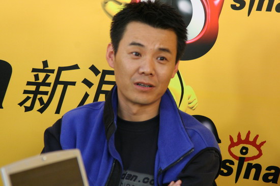 图文：李琦做客新浪聊话剧-刘跃军也写剧本