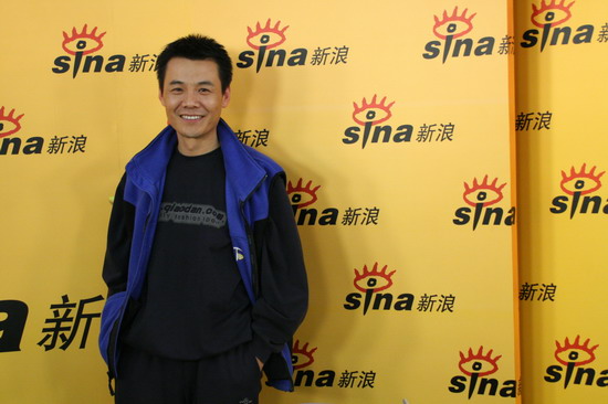 图文：李琦做客新浪聊话剧-刘跃军笑容可掬