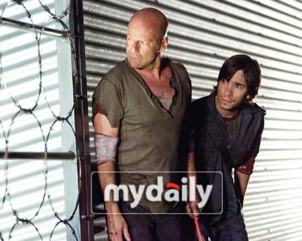 �������ļ��ڡ�����������4������Ӱ̳����Ծ�