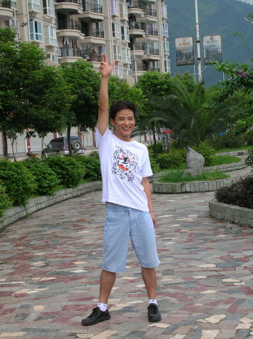 资料:龙的传人网络赛区20强选手--朱德川