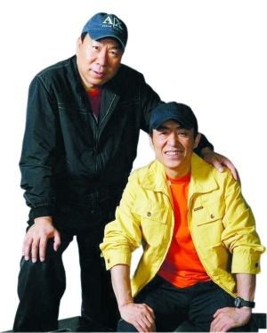 张伟平(左)和张艺谋的合作由来已久