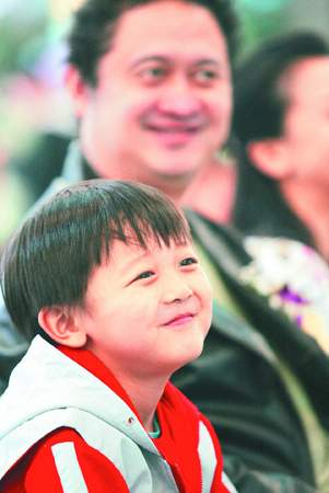 小主角董博文当天比张元(后)更抢眼