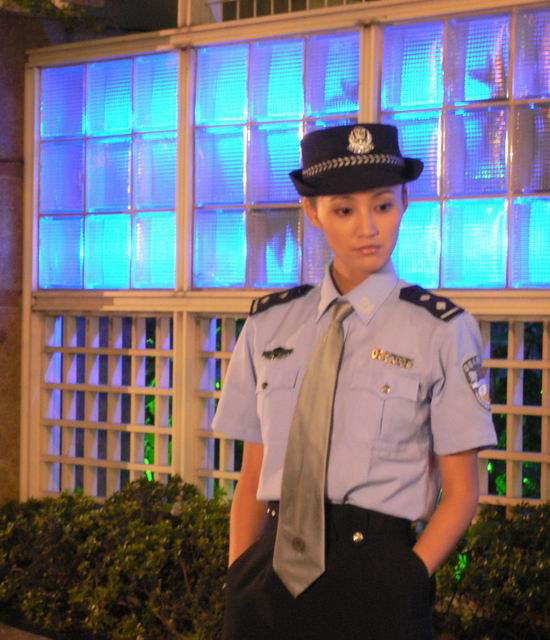 张歆艺湖南赶拍《子弹》缺席《夜上海》首映