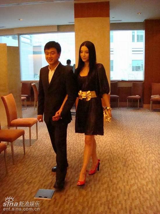 ١��ΪС�μ�Я�ֺ�̺����ڡ������ҫ�ǹ�