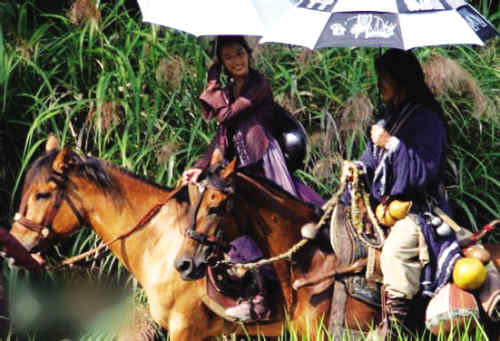 成龙刘亦菲骑马传情李冰冰变白发魔女(附图)