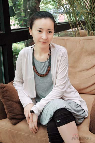 《左右》主演刘威葳：不化妆的女人一切刚刚好