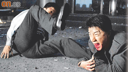 房祖名被吴京狠踢吐血羞涩与郑希怡床上戏(图)