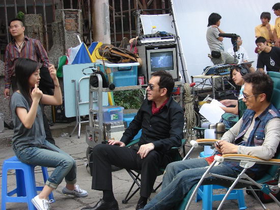 黄秋生吴镇宇新片秘密进行中 女主角持枪造型