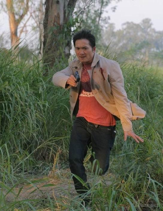 《导火线》枪战精彩 媲美吴宇森杜琪峰作品(图)_影音娱乐_新浪网