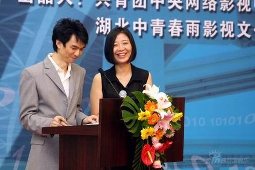 《规矩与方圆》徐铮等宣传交通安全知识(组图)