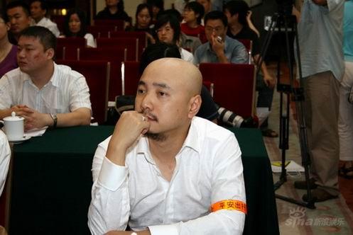 《规矩与方圆》徐铮等宣传交通安全知识(组图)
