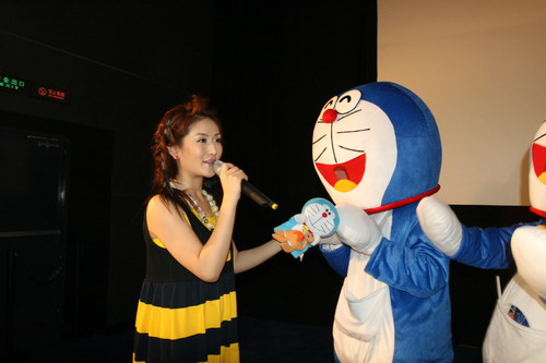 《哆啦A梦》北京首映 谢娜等助阵新浪首映观影