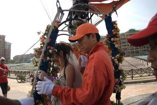 《棒子》拍摄突遭风暴夏雨受伤梁咏琪受惊【图】