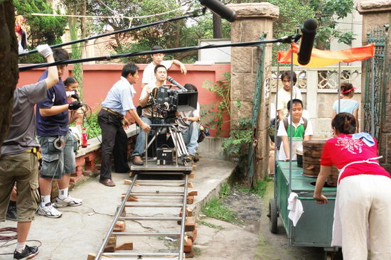 《明星梦》主演中暑晕倒 制作方全力保拍摄安