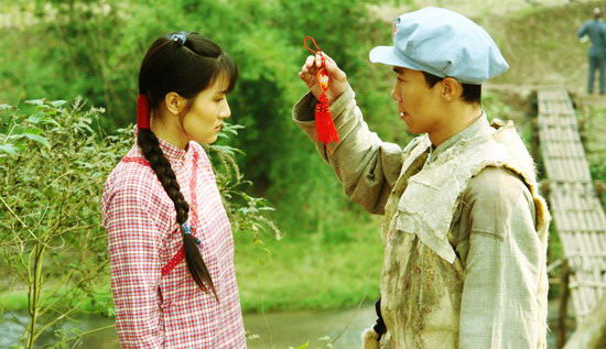 《革命到底》郑昊甘当绿叶为新秀作陪衬(图)