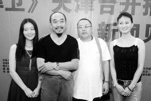 高群书华表后宣传新片 幕后《捍卫》悬念取胜