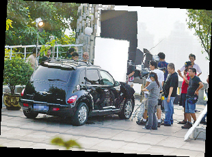 陈奕迅拍《少年》 与蒋雯丽车内“调情”【图】