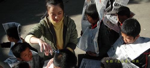 《志愿者》小演员清纯可爱 杨若兮理发露真情