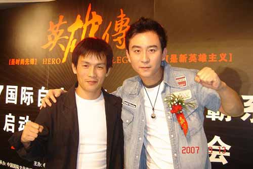 赵毅宣传《小六》分身有术助阵体育盛事(附图)