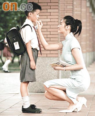 周星驰30楼拍戏拒用替身 建筑工人造型曝光【图】