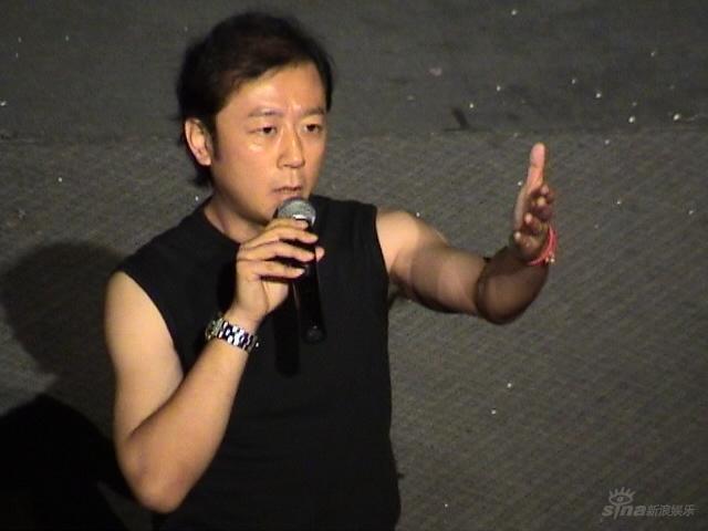 郭涛黄渤首次同台合唱 金鸡舞台上继续"疯狂"