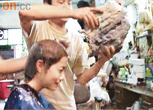 邓丽欣《冢爱》演绝症少女 戴石膏头模心慌【图】