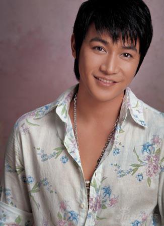陆毅今晚亮相金鸡百花节将独唱《星光伴我心》