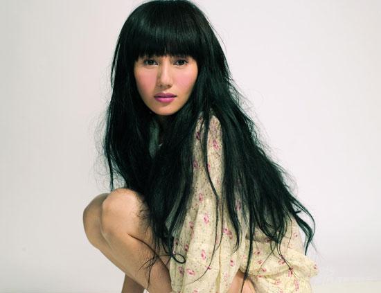 袁泉为金鸡奖“公益红毯”亲手赶制礼物【图】