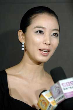 金鸡国际影展闭幕李素妍获最受观众喜欢奖(图)