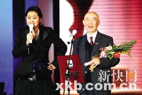金鸡影后颜丙燕：刘嘉玲该得奖倪萍很可爱【图】