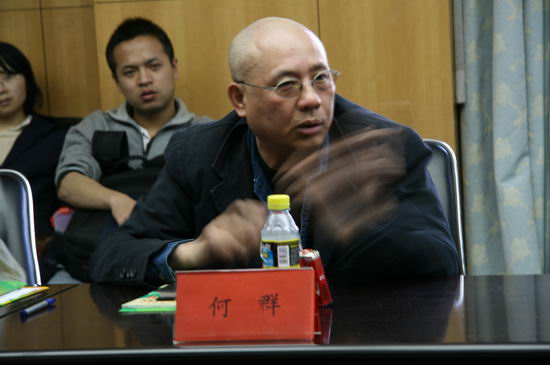 他们是影片的导演张军钊,摄影张艺谋和肖风,美术何群