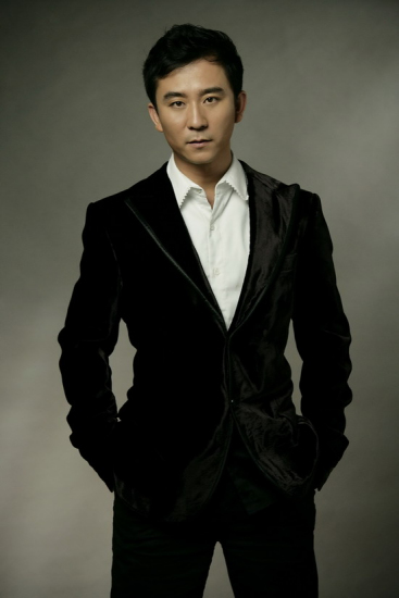 导演为国内新锐导演孙达指导,男女主演分别由华谊实力派演员赵毅,光线