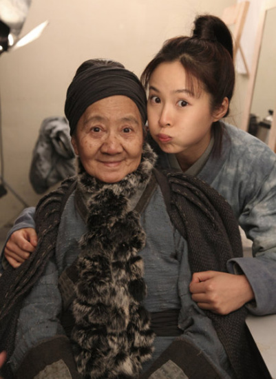 江一燕和《小龙人》鹦鹉婆婆的扮演者