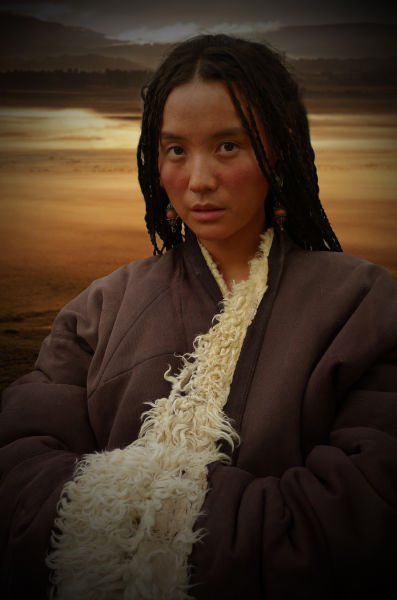 电影《西藏往事》公映 小宋佳清澈眼神迷人(图)