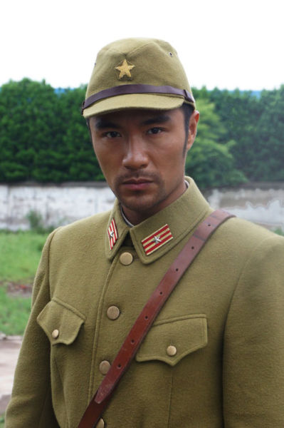 梁家辉助力郭明翔 成就《遍地狼烟》最酷反派