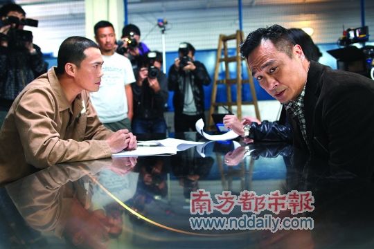 吴镇宇饰演“教授”