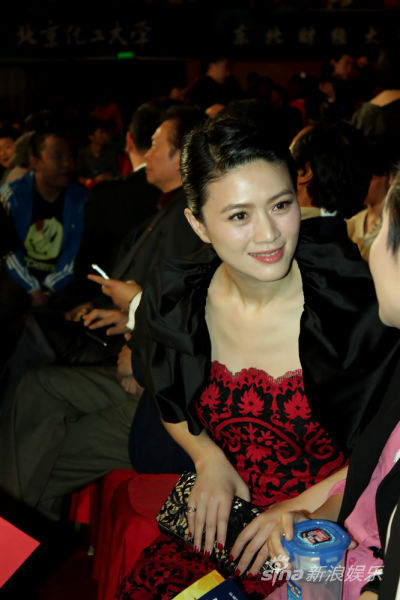 《女人不哭》等热播剧并荣获长春电影节影后的实力女演员田海蓉(微博