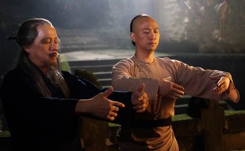 熊欣欣(微博),谢苗(微博)等主演,正在重庆热拍的功夫电影《八卦宗师》