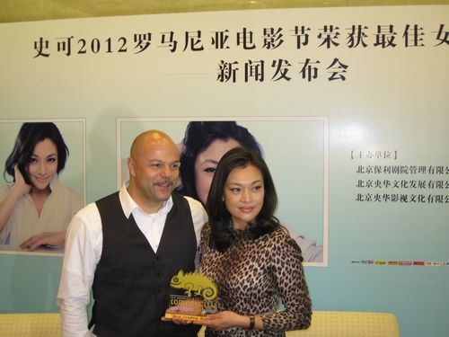 片未映人先红 史可罗马尼亚电影节摘奖