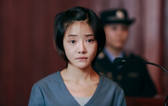 电影《全民目击》邓家佳饰演孙红雷的女儿"林萌萌"