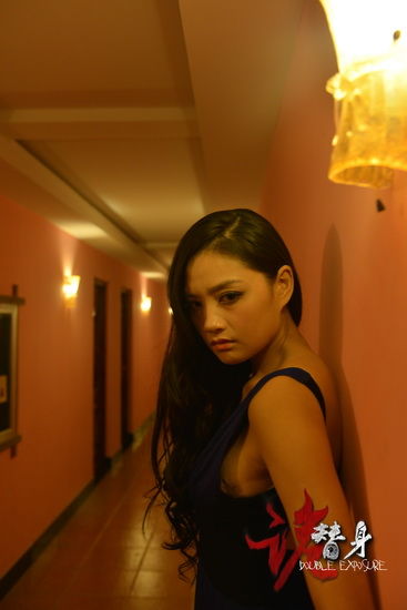 《诡替身》上映 覃文静包揽三角色