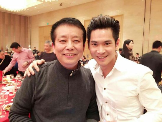 李炳渊与黄建新