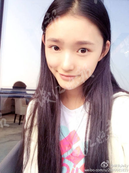 被星爷看中前，林允在当平面模特